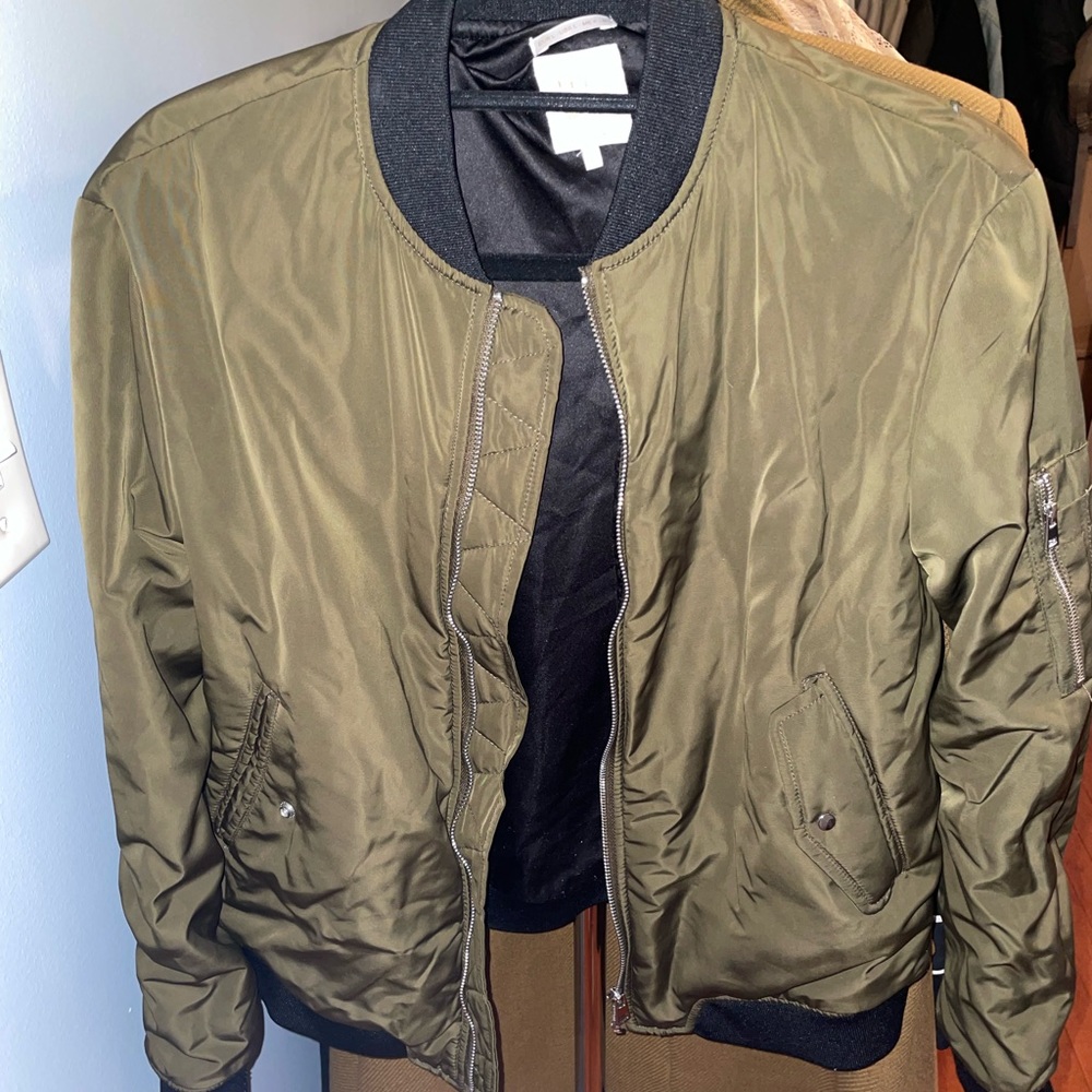 Zara trendy army green bomber jacket
